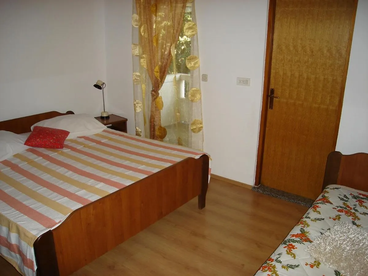 Apartments With A Parking Space Kampor, Rab - 5014